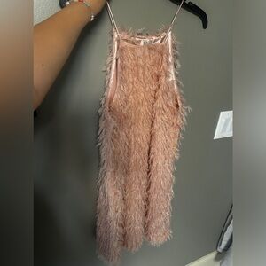 BRAND NEW Beautiful Pink feathery dress🌸